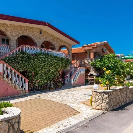 Le Ek Cozy - Two Bedroom 4 *